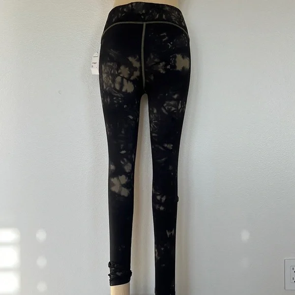 Good American Tie Dye Seamless High Waist Leggings Size 3/4 - Picture 5 of 7